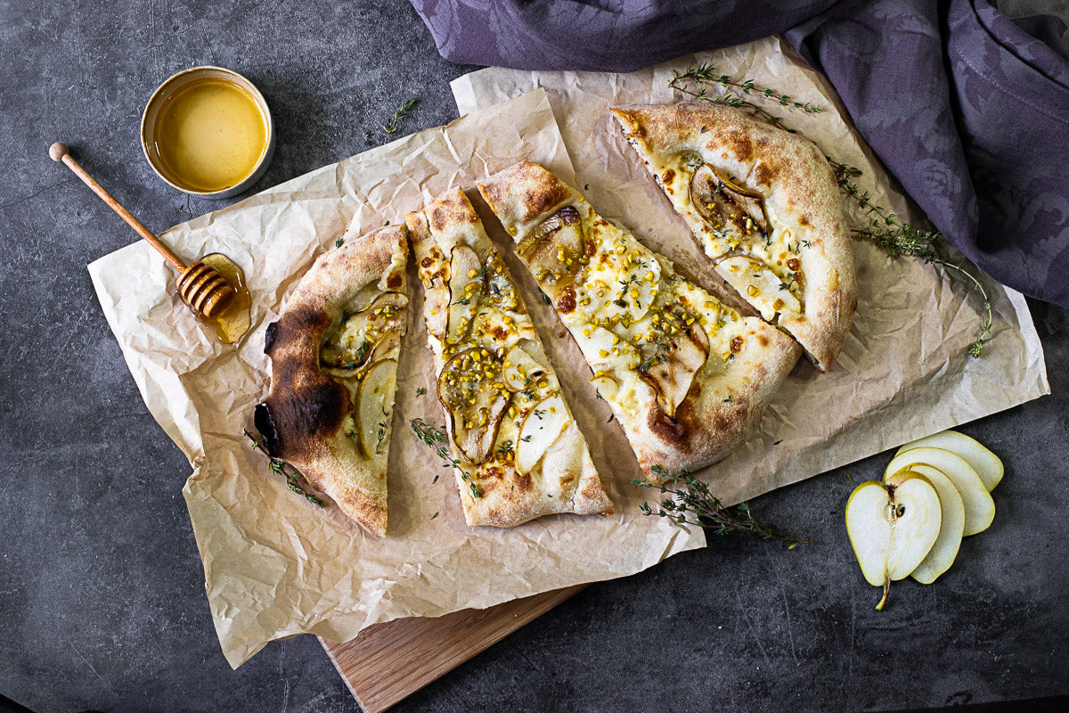 Easy Gorgonzola Pear Pizza